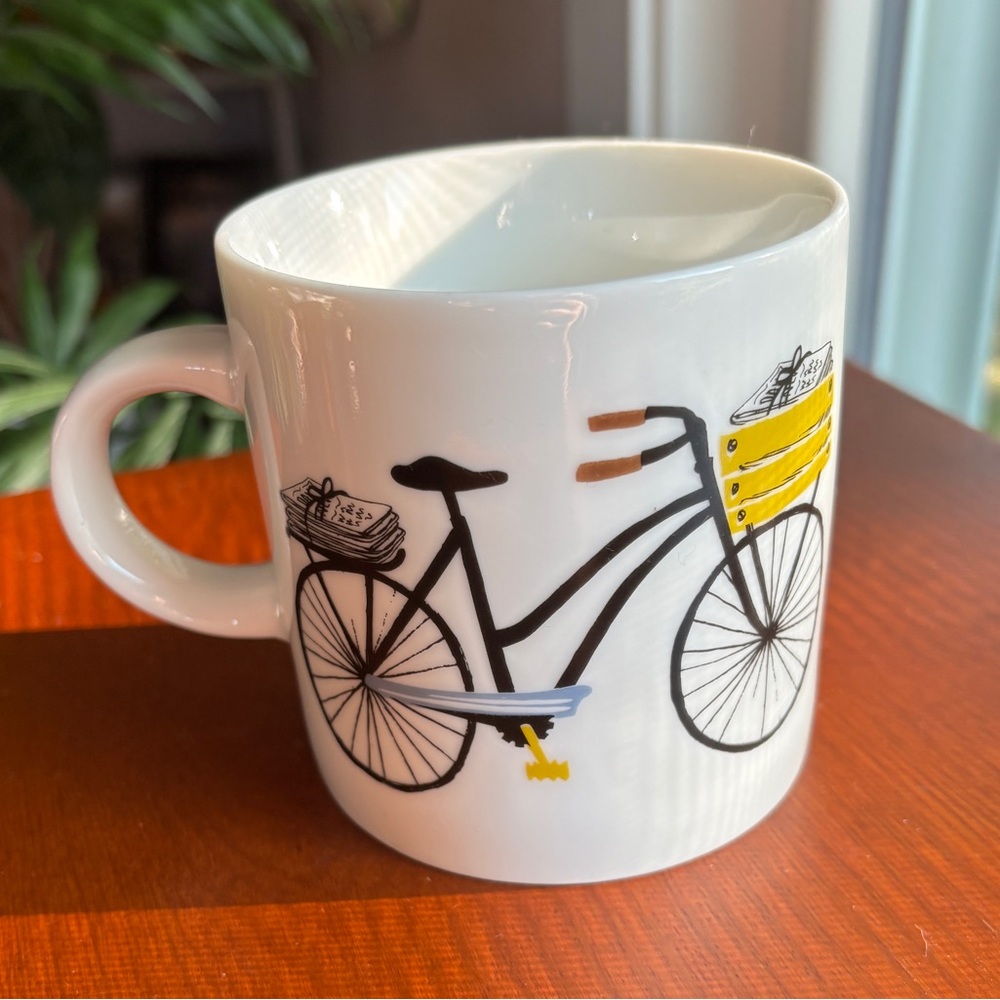 Charming Bicycle Design  12 oz. Mug EUC